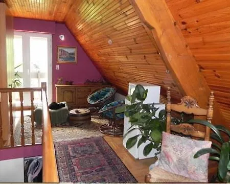 Chambres D'hotes Memorial Canadien Bed & Breakfast *